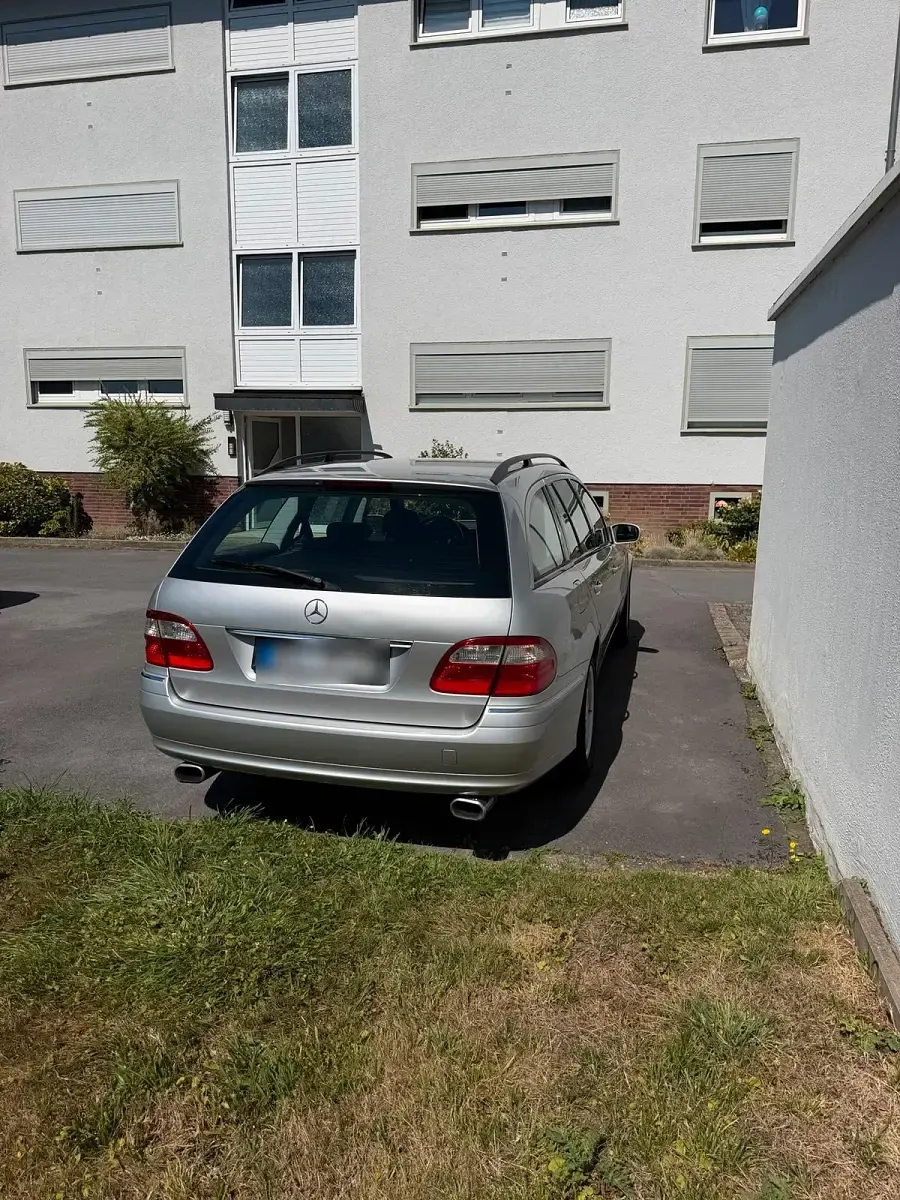 Gebraucht Mercedes E240 180 PS (132 kW) 2004 Silber Kombi