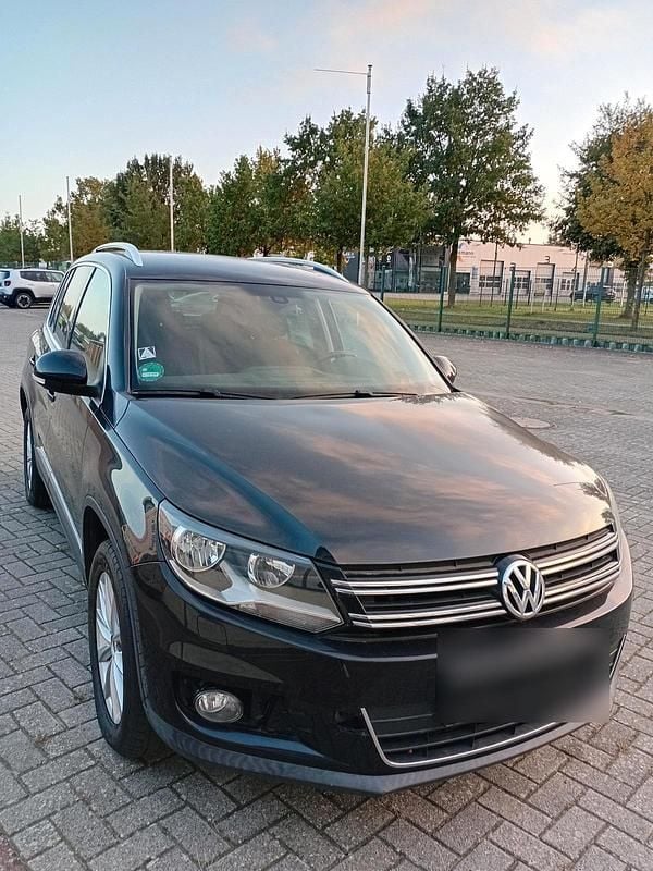 Schwarz Gebraucht 2012 VW Tiguan SUV | 7.999 € (Superpreis) - Bild 1/4