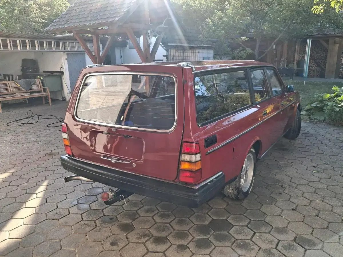 Gebraucht Volvo 240 136 PS (100 kW) 1984 Rot Kombi