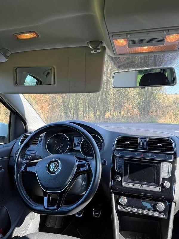 Gebraucht VW Polo Sound 60 PS (44 kW) 2017 Limousine