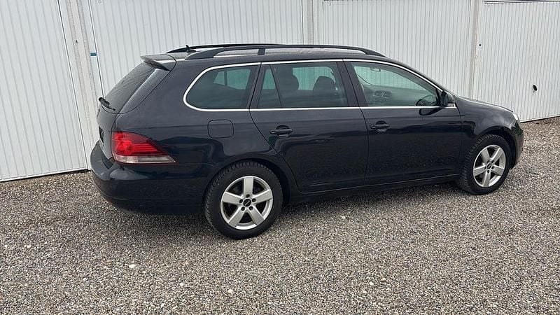 Gebraucht VW Golf VI Comfortline 105 PS (77 kW) 2011 Schwarz Kleinwagen