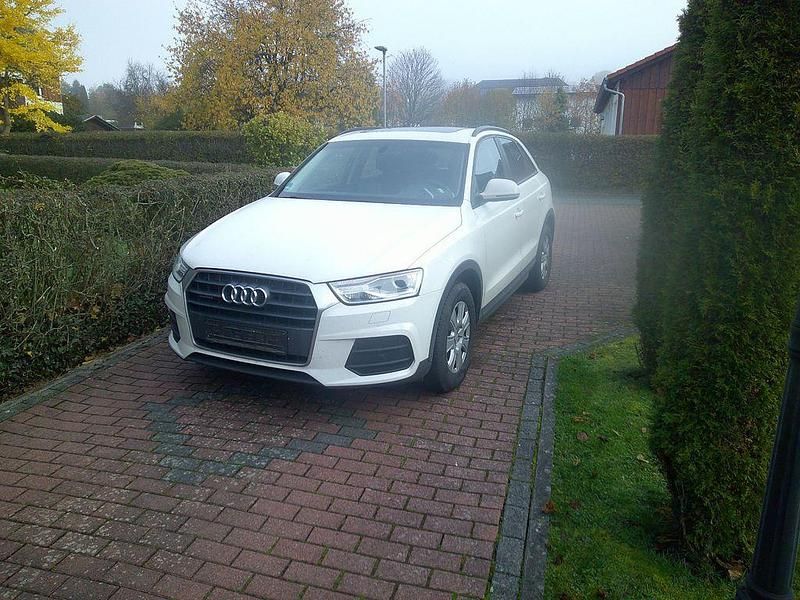Weiß Gebraucht 2016 Audi Q3 Basis SUV | 14.800 € (Fairer Preis) - Bild 1/4