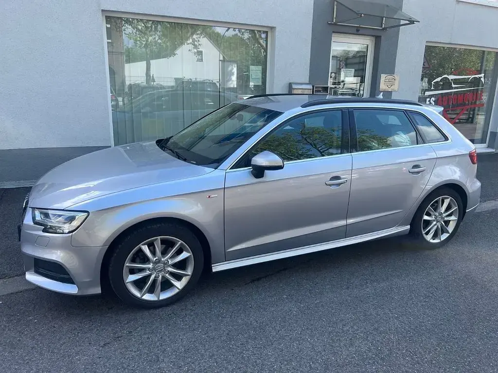 Second-hand Audi A3 S-Line 116 CP (85 kW) 2017 Argintiu Berlinǎ
