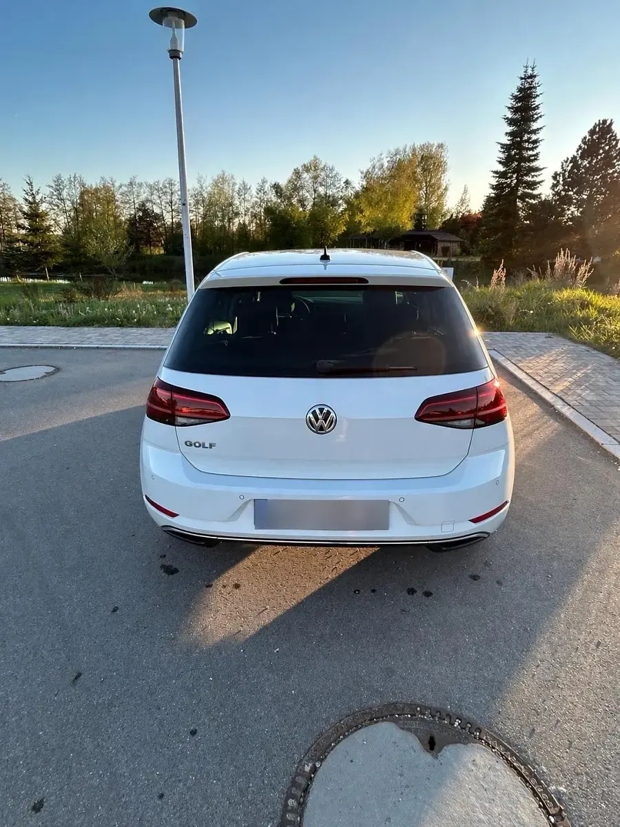Second-hand VW Golf VII 150 CP (110 kW) 2017 Alb Hatchback