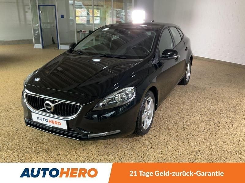 Schwarz Gebraucht 2016 Volvo V40 Kinetic Kombi | 11.520 € (Fairer Preis) - Bild 1/3