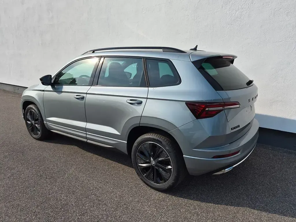 Neu Skoda Karoq SportLine 150 PS (110 kW) 2026 Silber SUV
