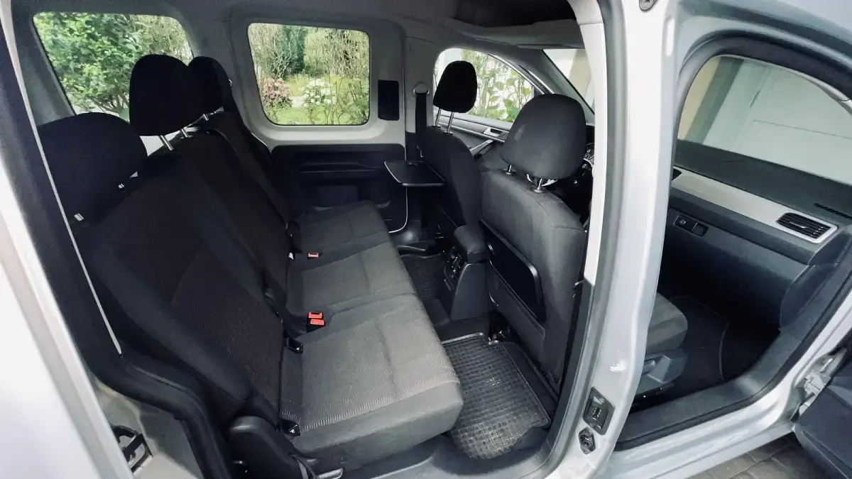 Gebraucht VW Caddy Highline 125 PS (91 kW) 2016 Silber Van / Kleinbus