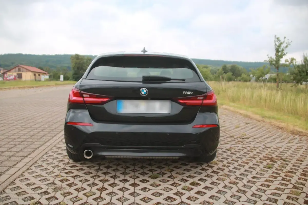 Gebraucht BMW 118 Performance 140 PS (102 kW) 2020 Schwarz Limousine
