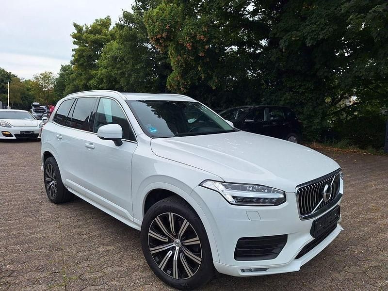 Weiß Gebraucht 2021 Volvo XC90 Momentum SUV | 37.990 € (Guter Preis) - Bild 1/4