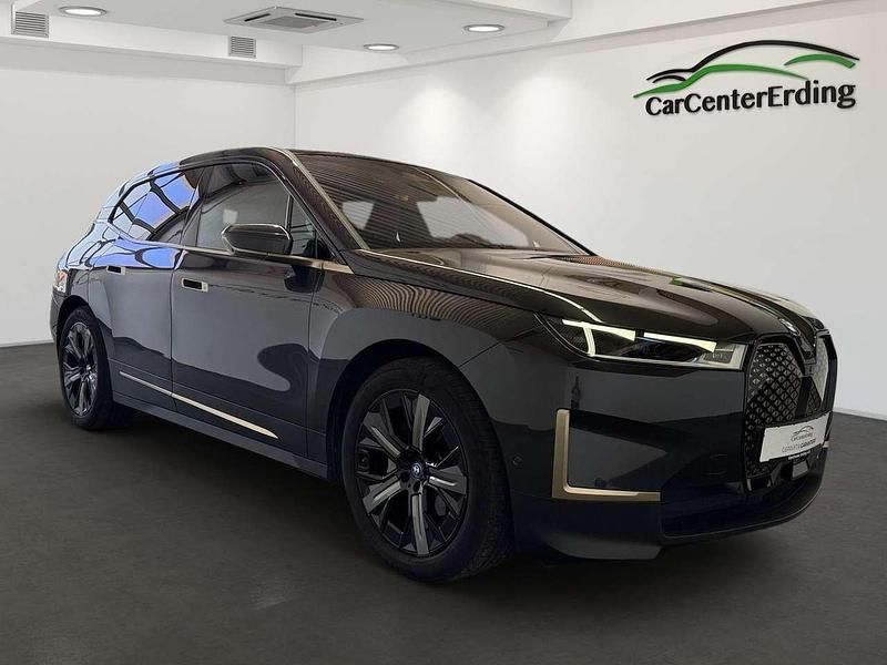 Gebraucht BMW iX 239 kW (326 PS) 2022 Sophistograu brillanteffekt SUV