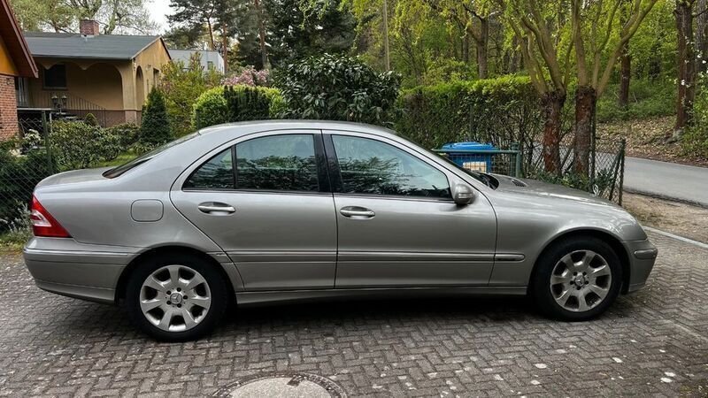 Gebraucht Mercedes C180 Elegance 143 PS (105 kW) 2006 Grau Limousine