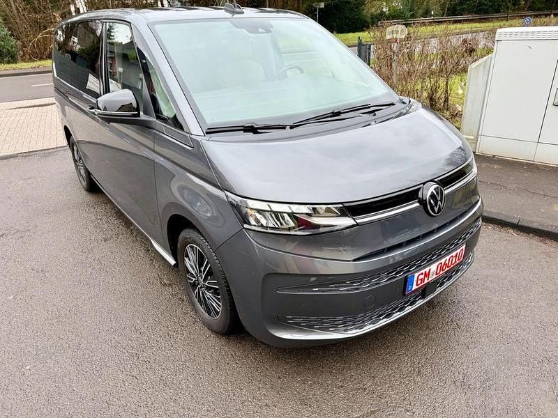 Gebraucht VW Multivan Life 150 PS (110 kW) 2022 Indiumgrau Van