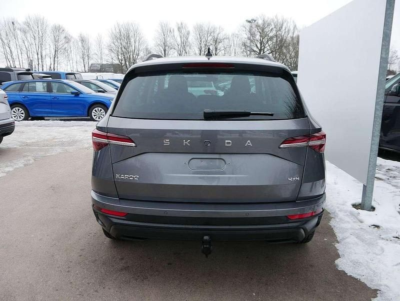 Neu Skoda Karoq Selection 150 PS (110 kW) 2026 Graphite grau metallic SUV