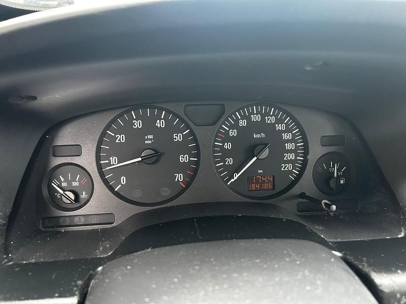 Blau Gebraucht 2003 Opel Zafira Van / Kleinbus | 950 € (Superpreis) - Bild 1/2