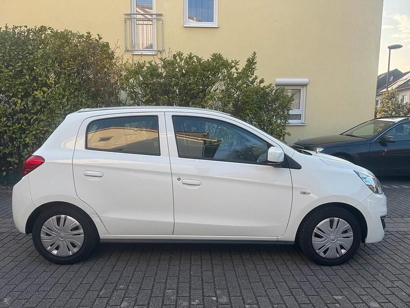 Gebraucht Mitsubishi Space Star Active 71 PS (52 kW) 2019 Weiß Kleinwagen