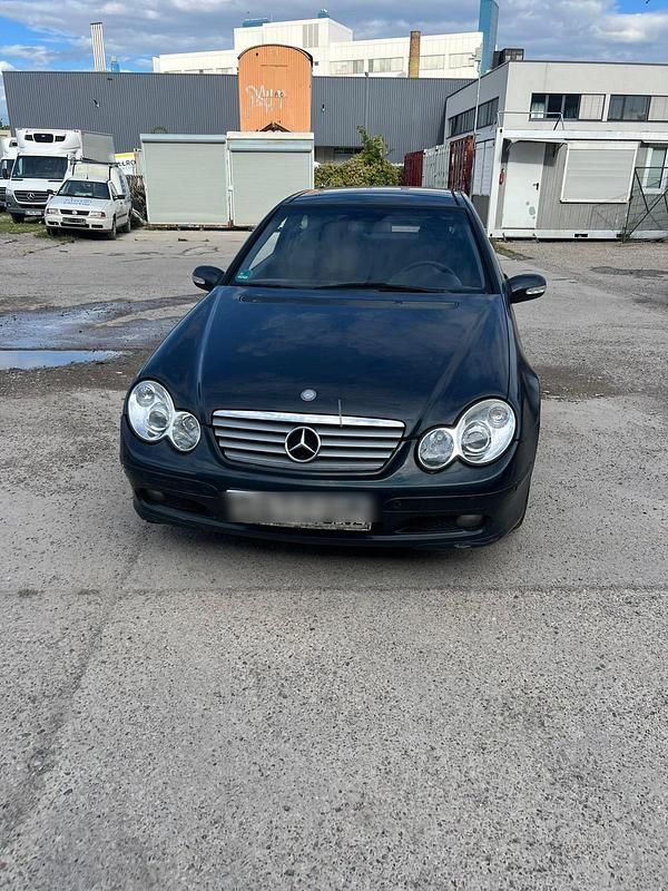 Gebraucht Mercedes C200 163 PS (119 kW) 2002 Schwarz Coupé
