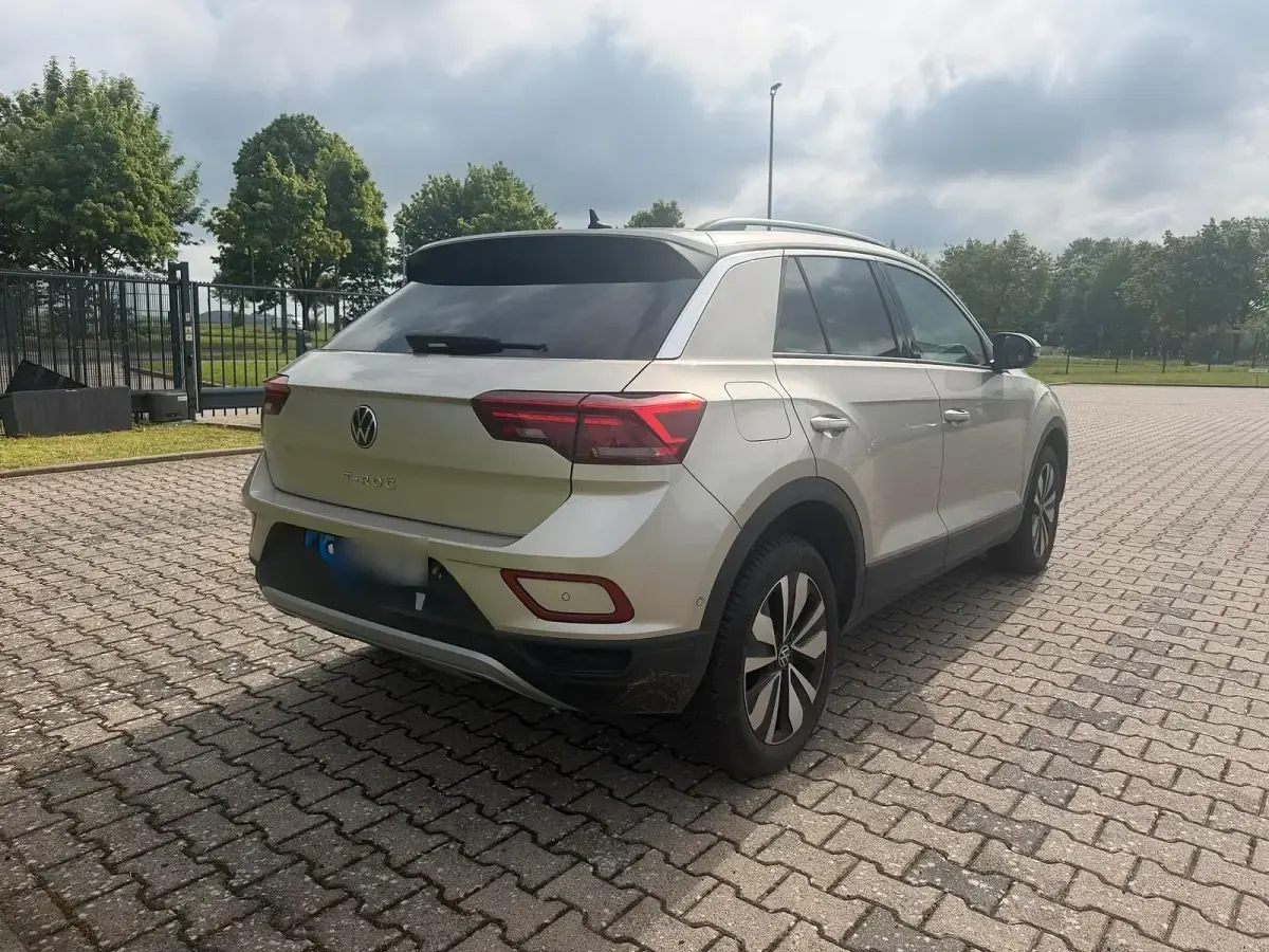 Second-hand VW T-Roc Move 150 CP (110 kW) 2023 Gri SUV