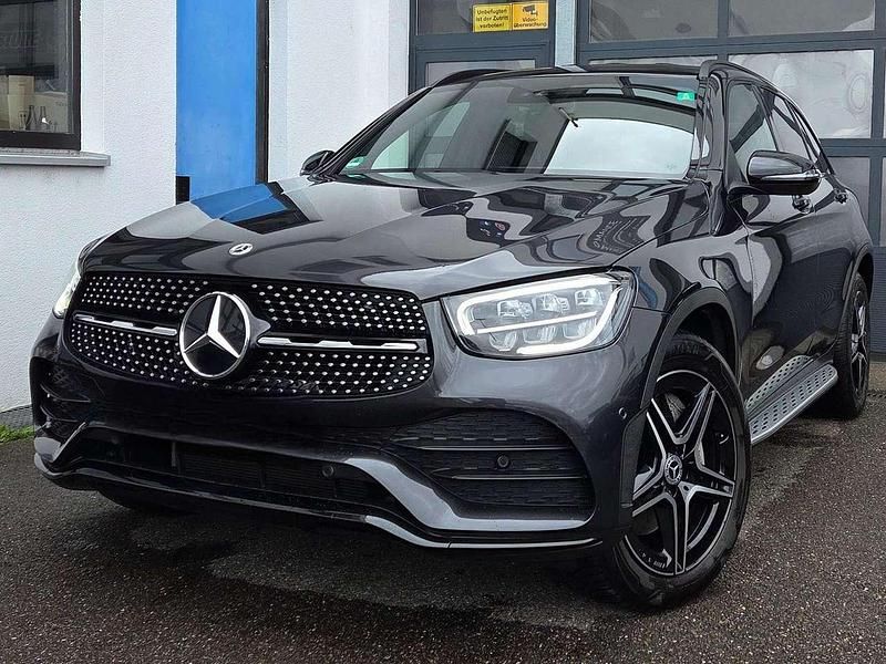 Grau Gebraucht 2022 Mercedes GLC220 AMG line Plus SUV | 44.500 € (Etwas zu teuer) - Bild 1/4