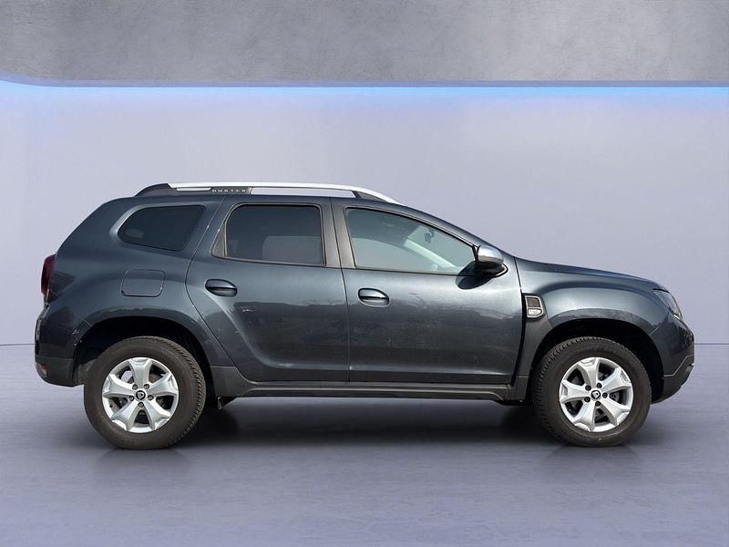 Gebraucht Dacia Duster Comfort 131 PS (96 kW) 2016 Grau SUV