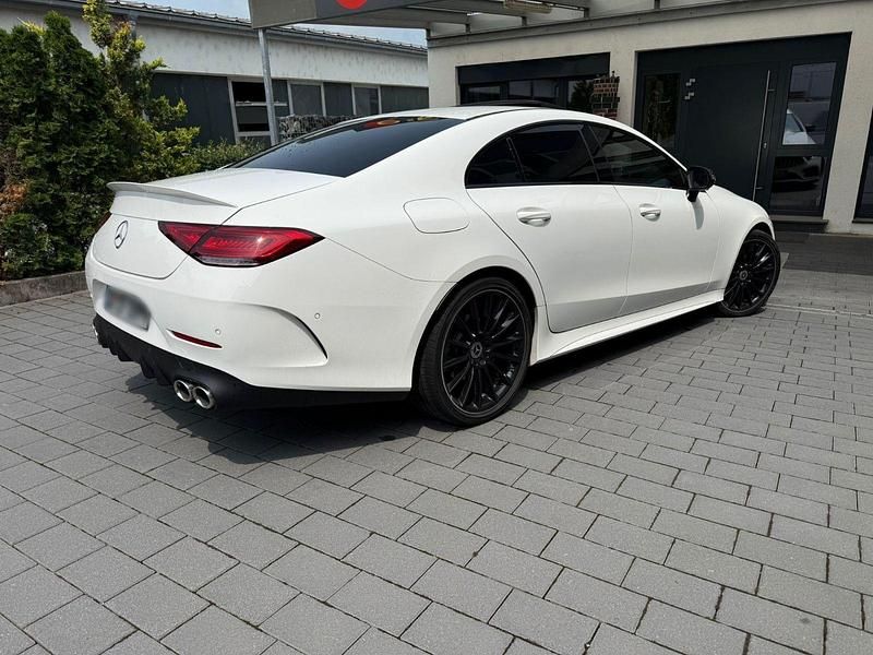 Gebraucht Mercedes CLS220 AMG 194 PS (142 kW) 2020 Weiß Coupé