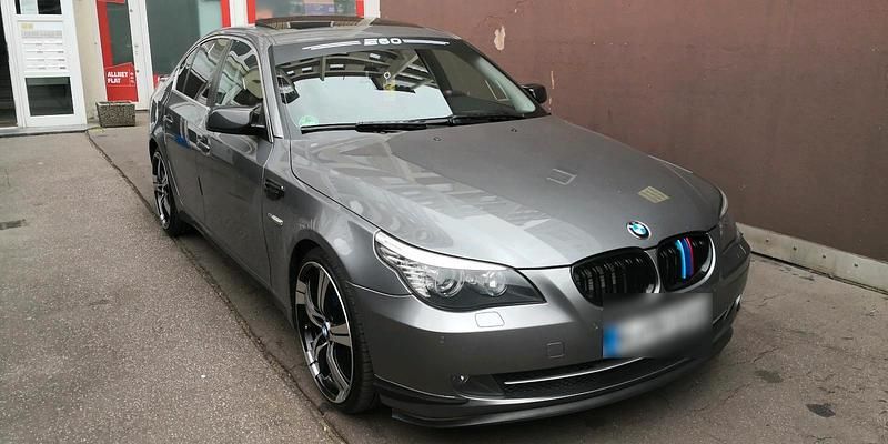 Gebraucht BMW 525 218 PS (160 kW) 2009 Grau Limousine