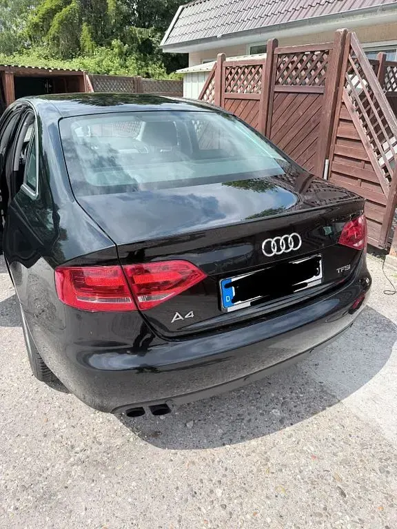 Gebraucht Audi A4 Ambiente 120 PS (88 kW) 2011 Schwarz Limousine