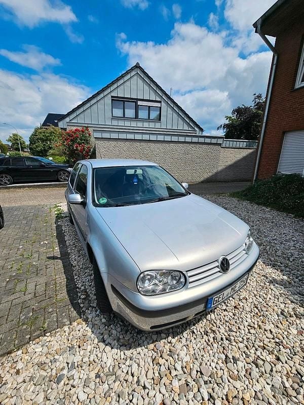 Gebraucht 1999 VW Golf IV Kleinwagen | 700 € (Fairer Preis) - Bild 1/4