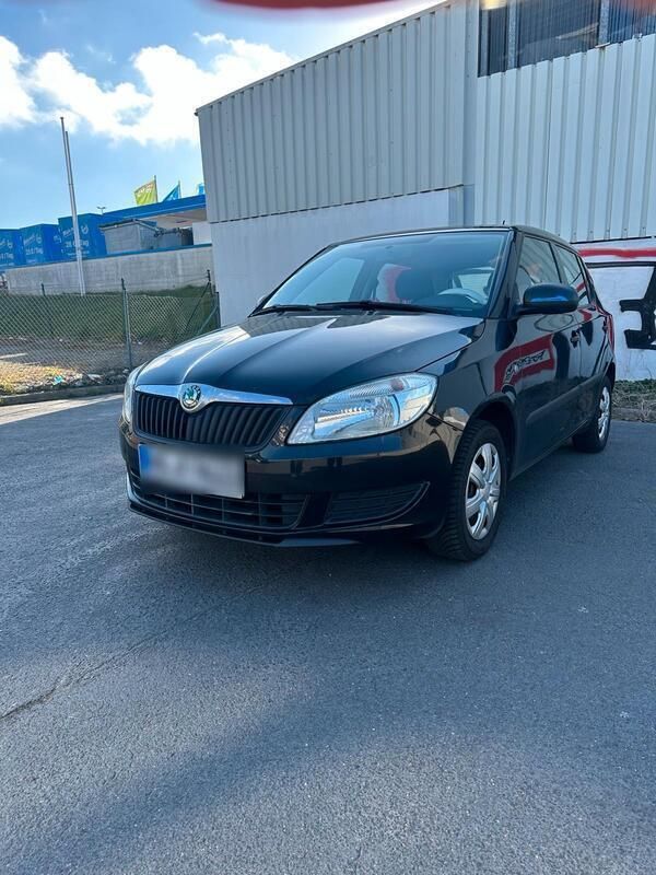 Schwarz Gebraucht 2012 Skoda Fabia Kleinwagen | 1.700 € - Bild 1/4