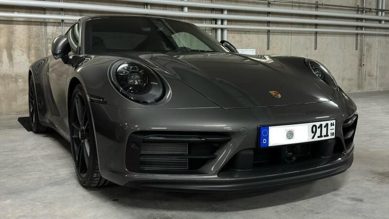 Grau Neu 2024 Porsche 911 Carrera GTS Coupé | 176.900 € (Etwas zu teuer) - Bild 1/4