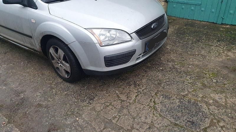 Silber Gebraucht 2006 Ford Focus Kombi | 800 € (Superpreis) - Bild 1/4