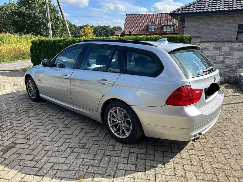 Gebraucht BMW 318 143 PS (105 kW) 2013 Kombi