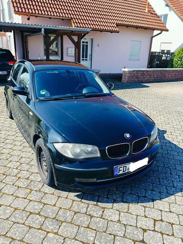 Gebraucht BMW 116 122 PS (89 kW) 2007 Schwarz Kleinwagen