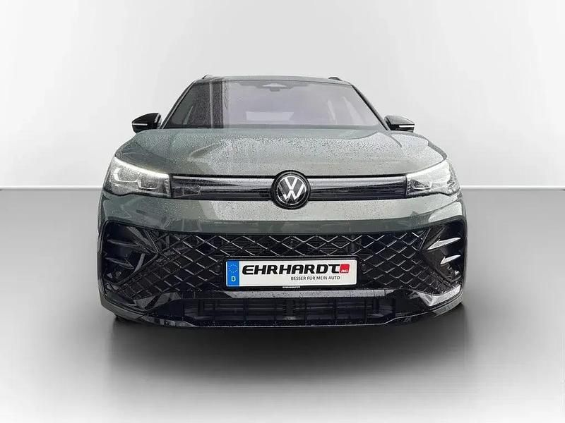 Gebraucht VW Tiguan R-line 142 PS (104 kW) 2026 Grün SUV