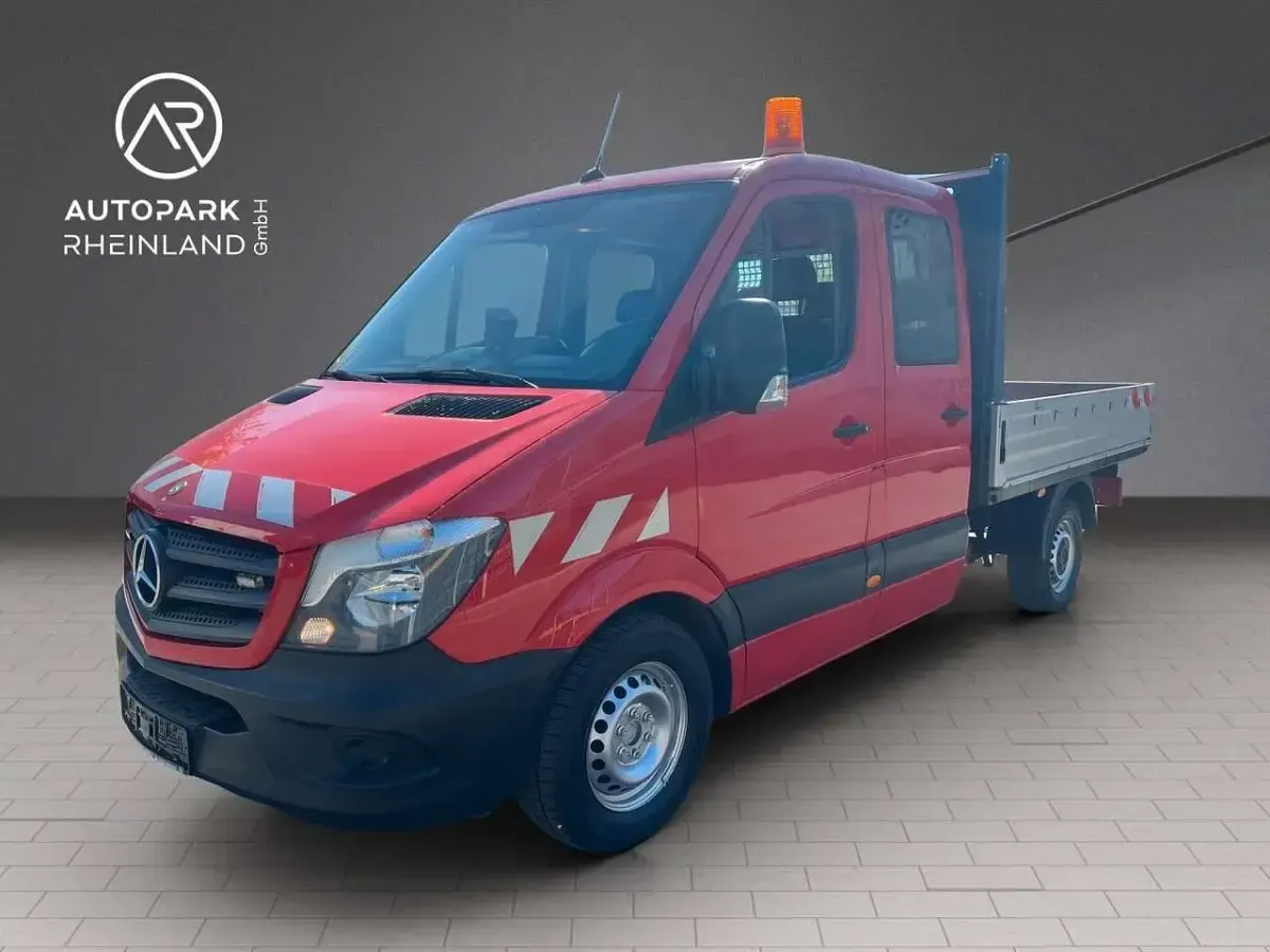 Używany Mercedes Sprinter 163 KM (119 kW) 2015 Czerwony Van