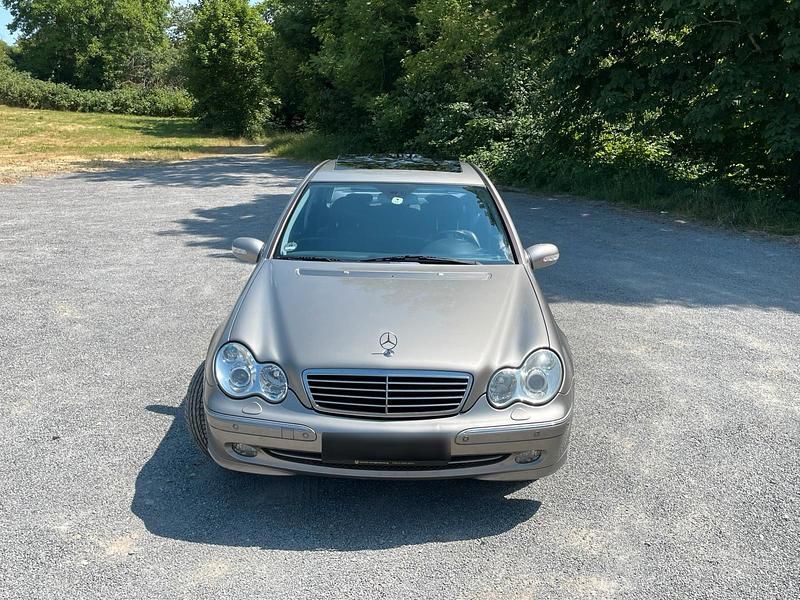 Gebraucht Mercedes C320 218 PS (160 kW) 2001 Silber Limousine
