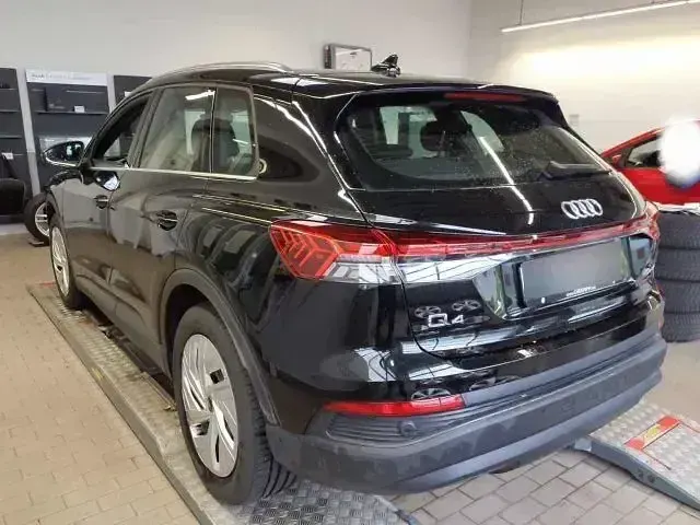 Gebraucht Audi Q4 e-tron Comfort 150 kW (204 PS) 2023 Schwarz SUV