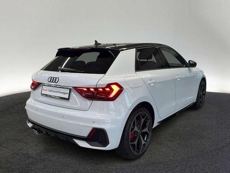 Gebraucht Audi A1 S-Line 207 PS (152 kW) 2025 Gletscherweiß metallic SUV