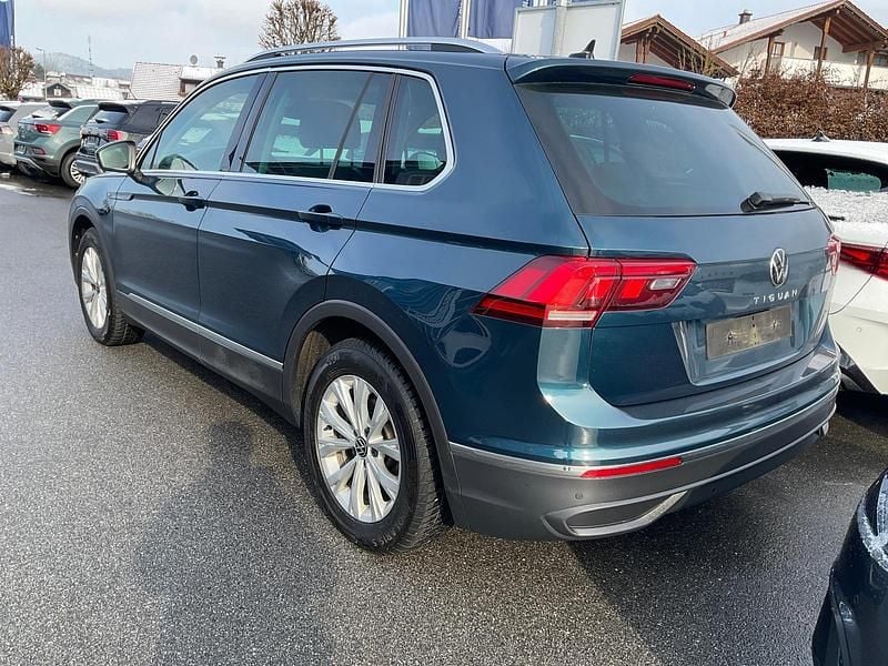 Gebraucht VW Tiguan Life 2022 Nightshade blue metallic SUV