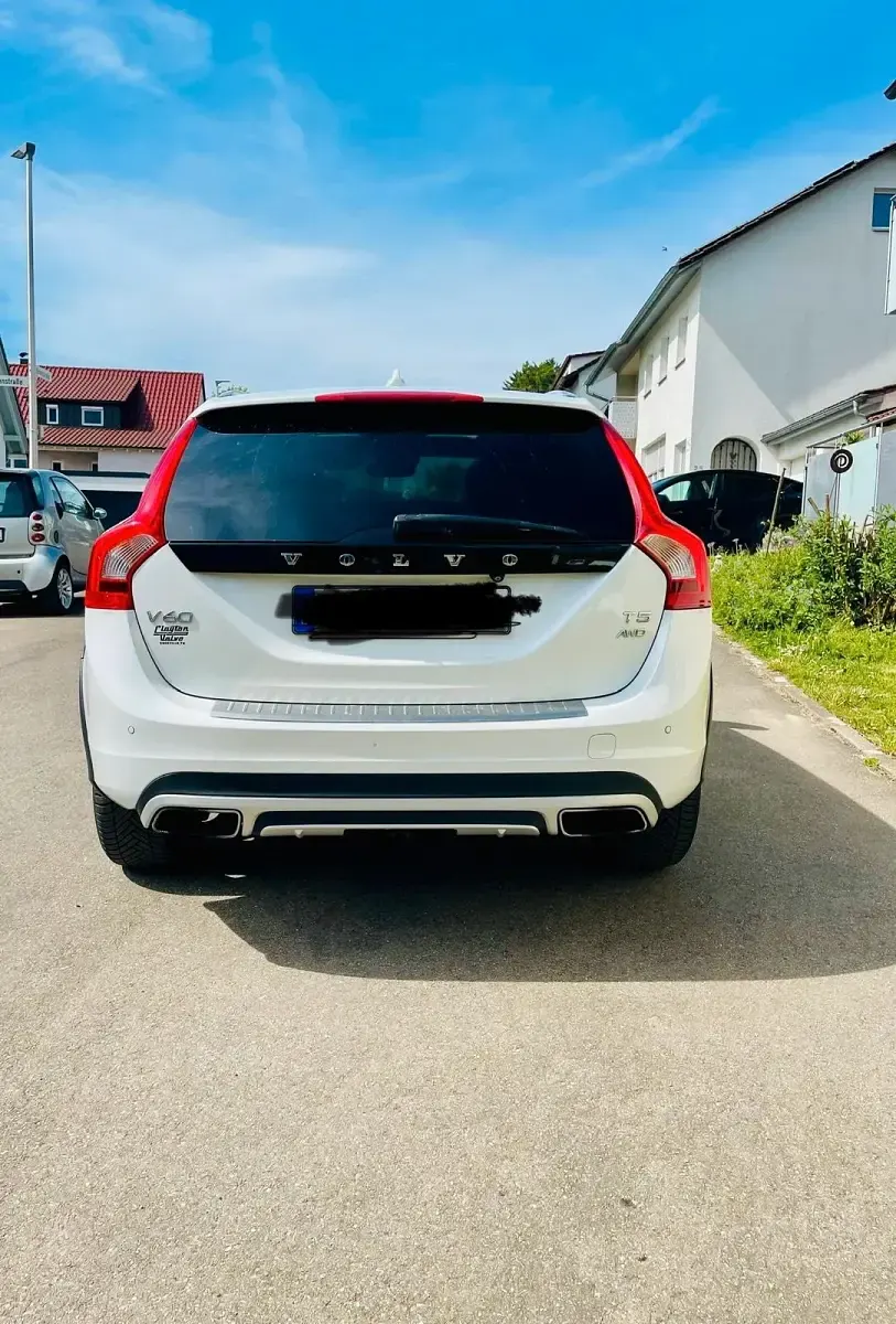 Gebraucht Volvo V60 CC 254 PS (186 kW) 2016 Weiß Kombi