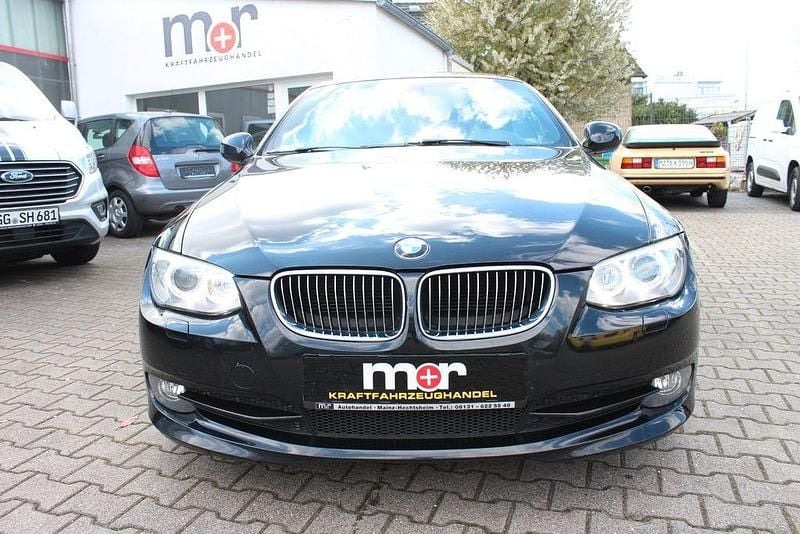 Gebraucht BMW 325 Cabriolet 218 PS (160 kW) 2012 Schwarz Cabrio