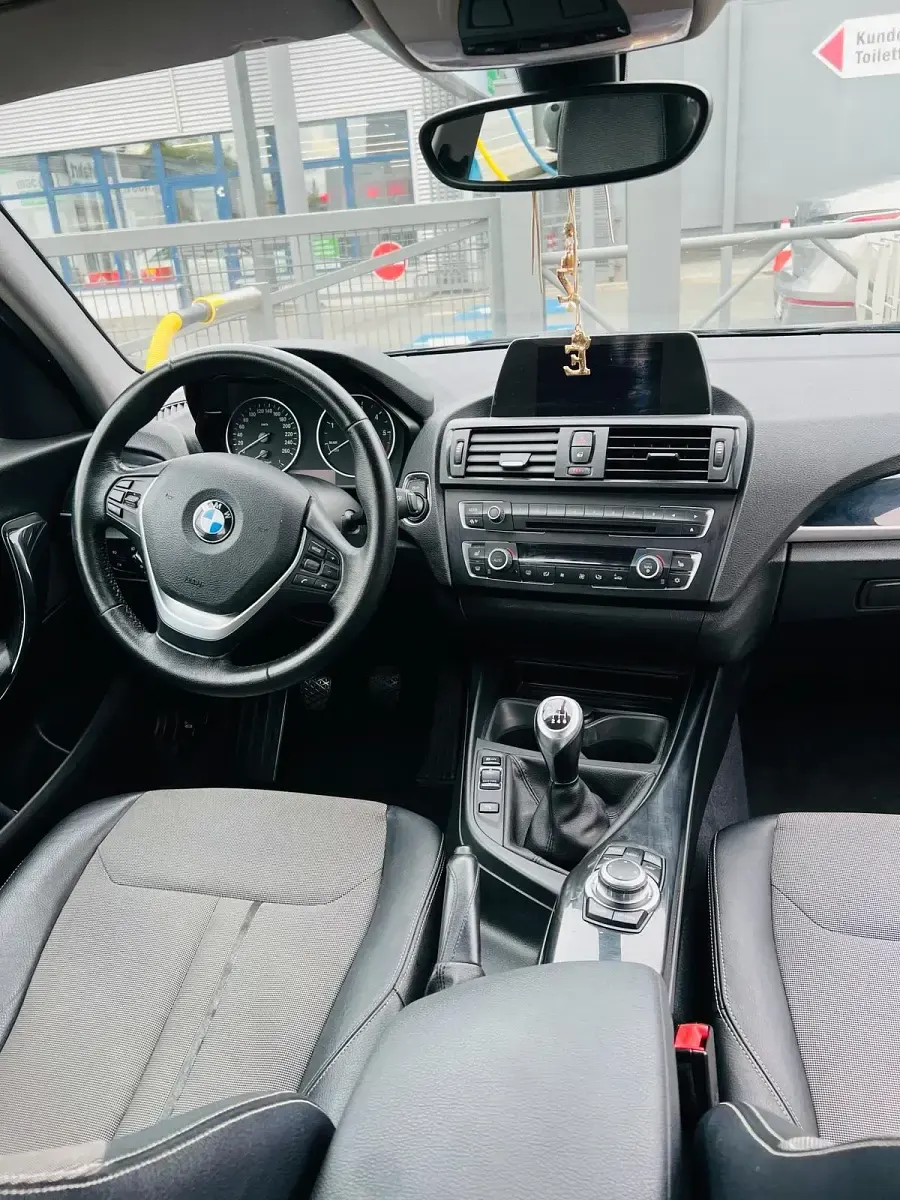 Gebraucht BMW 118 Urban Line 143 PS (105 kW) 2011 Schwarz Kleinwagen