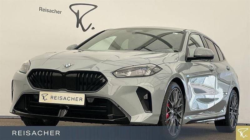 Brooklyn grau metallic Neu 2025 BMW 120 Performance Kleinwagen | 49.105 € - Bild 1/4
