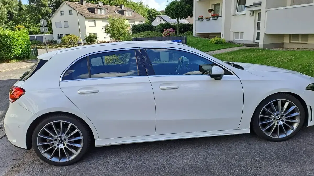 Gebraucht Mercedes A160 109 PS (80 kW) 2019 Weiß Kleinwagen