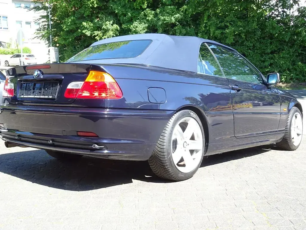 Gebraucht BMW 318 Sport Line 143 PS (105 kW) 2002 Blau Cabrio