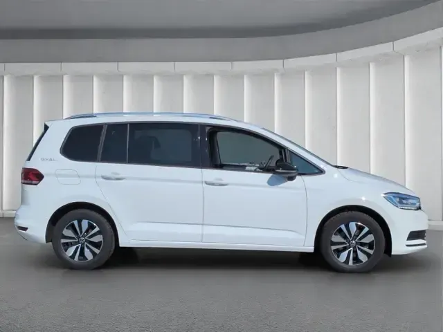 Gebraucht VW Touran Goal 150 PS (110 kW) 2025 Weiss Van / Kleinbus