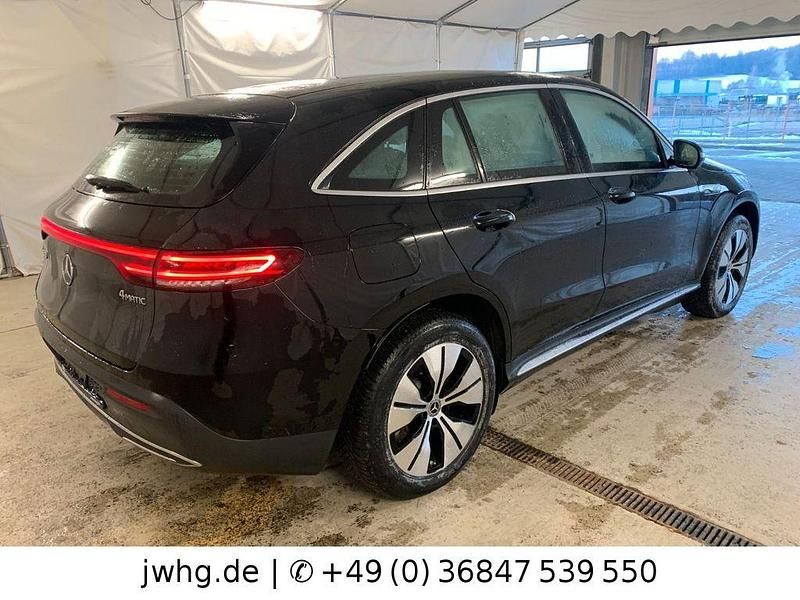 Gebraucht Mercedes EQC400 300 kW (408 PS) 2022 Schwarz SUV