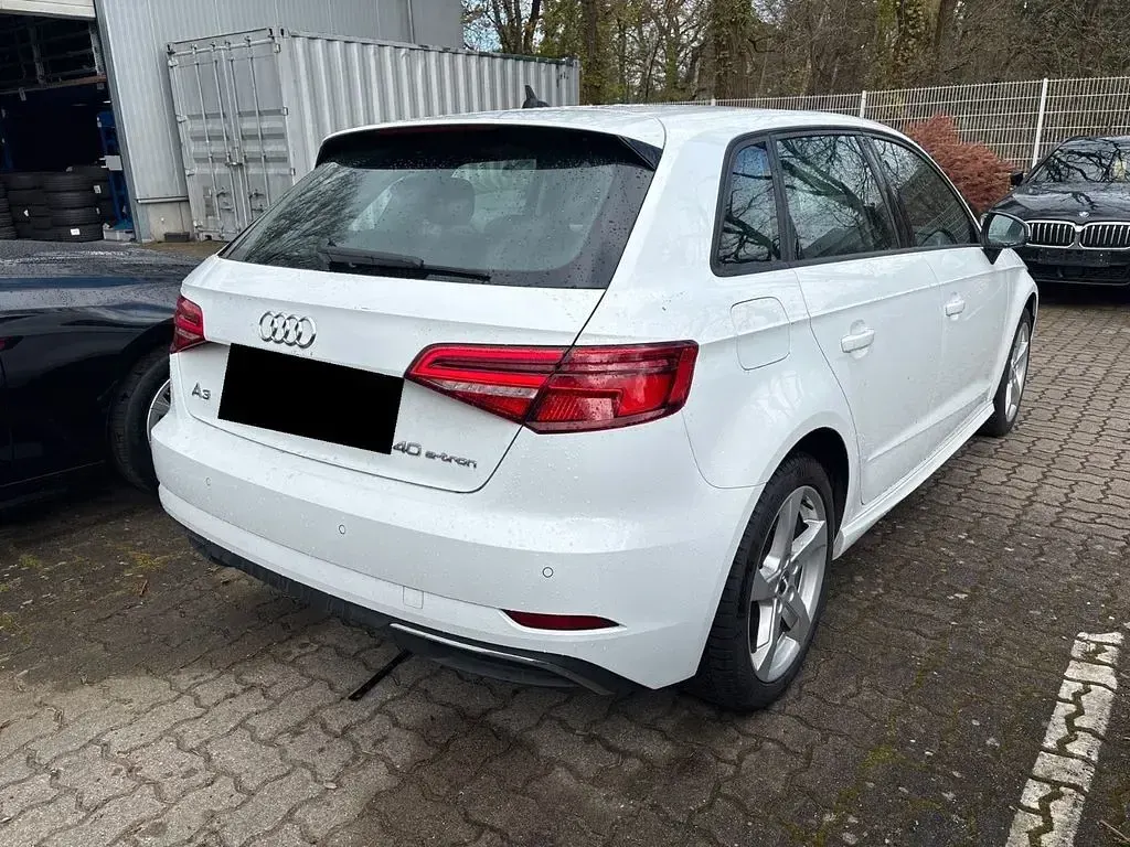 Gebraucht Audi e-tron Sport 204 PS (150 kW) 2020 Ibisweiss SUV