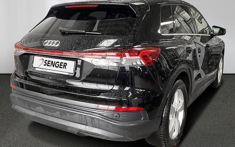 Gebraucht Audi Q4 e-tron Ambiente 150 kW (204 PS) 2023 Mythosschwarz metallic SUV