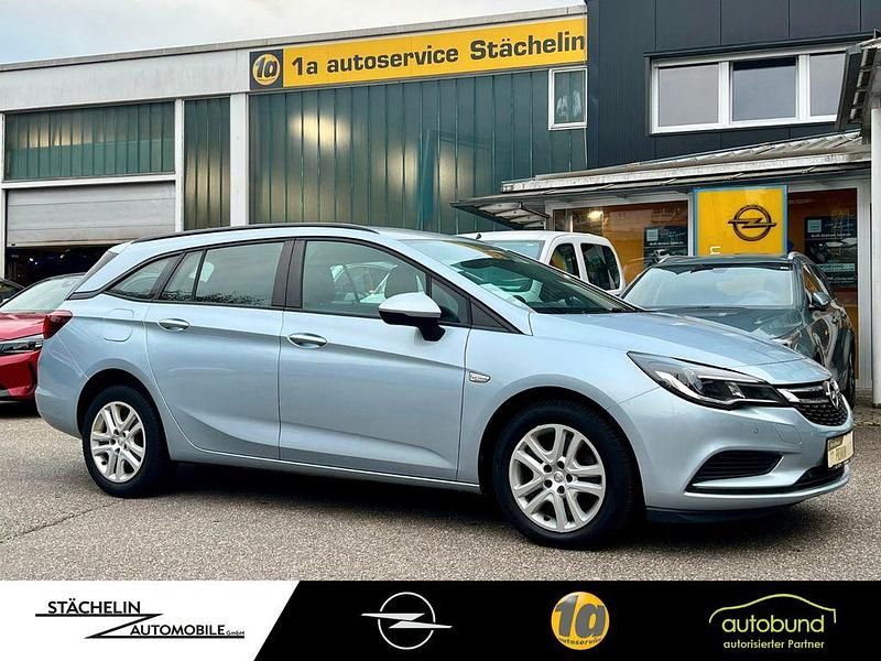 Grau Gebraucht 2018 Opel Astra Edition Kombi | 11.190 € (Fairer Preis) - Bild 1/4