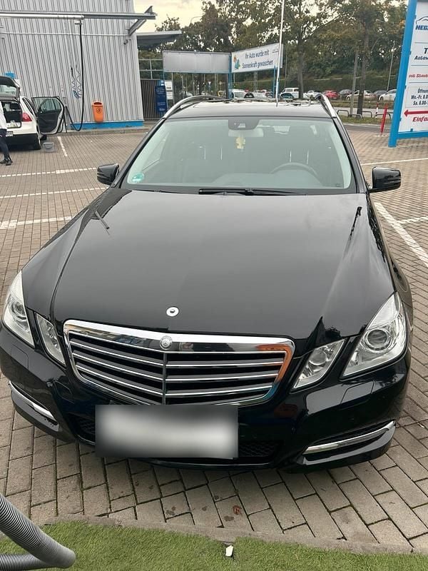 Gebraucht Mercedes E350 Avantgarde 265 PS (194 kW) 2010 Schwarz Kombi